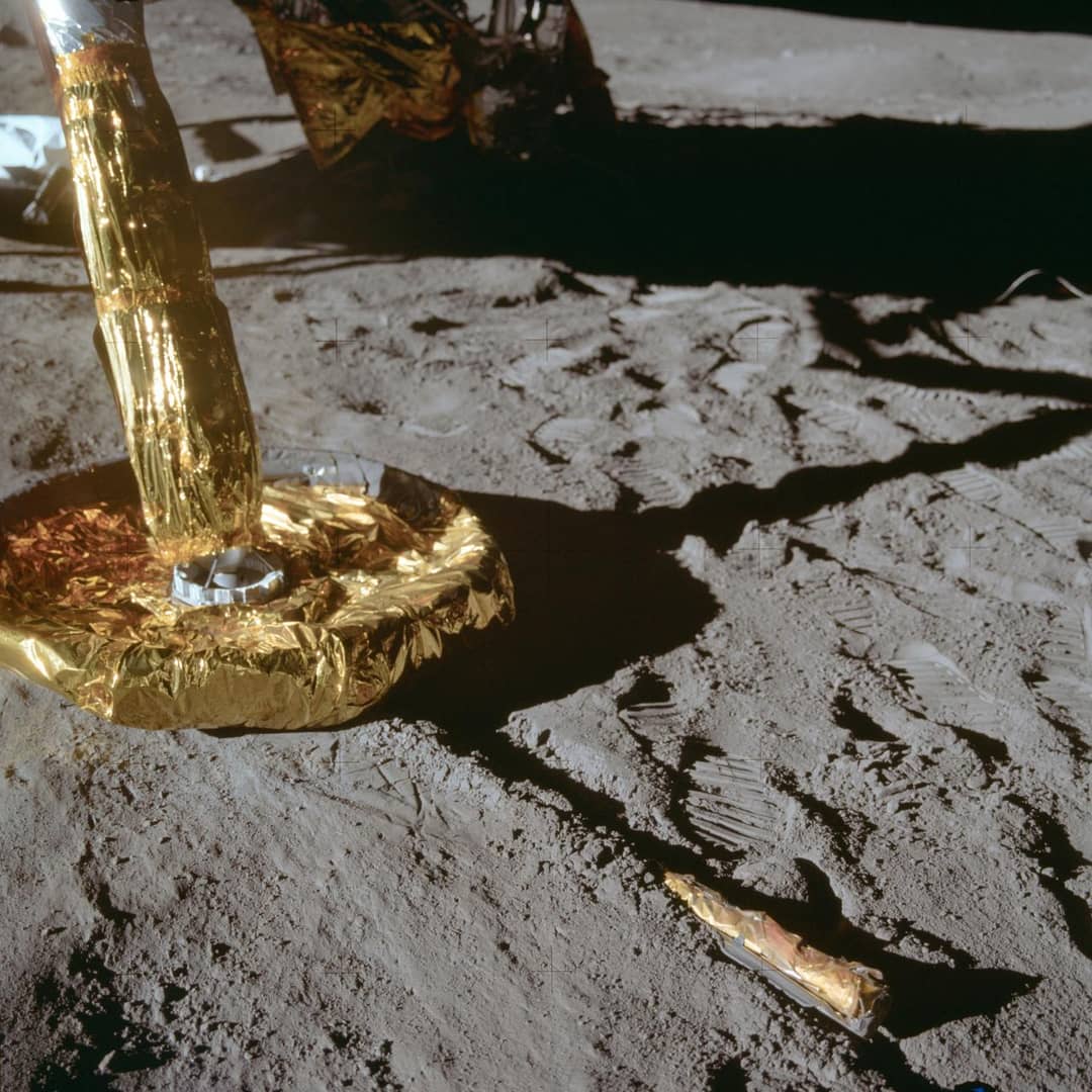 Piede del modulo lunare Apollo 11 sulla superficie della Luna