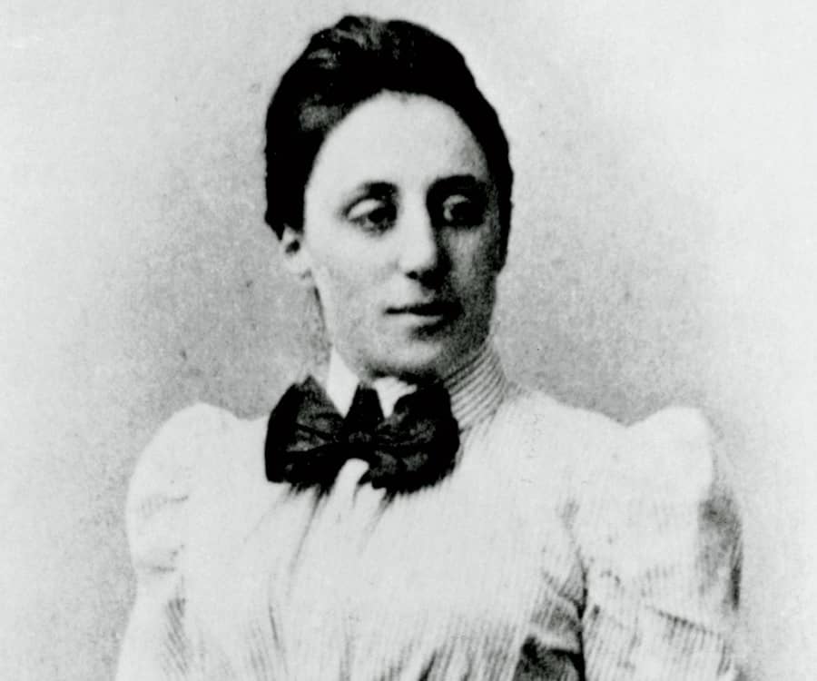 Emmy Noether ritratta in una fotografia d'epoca