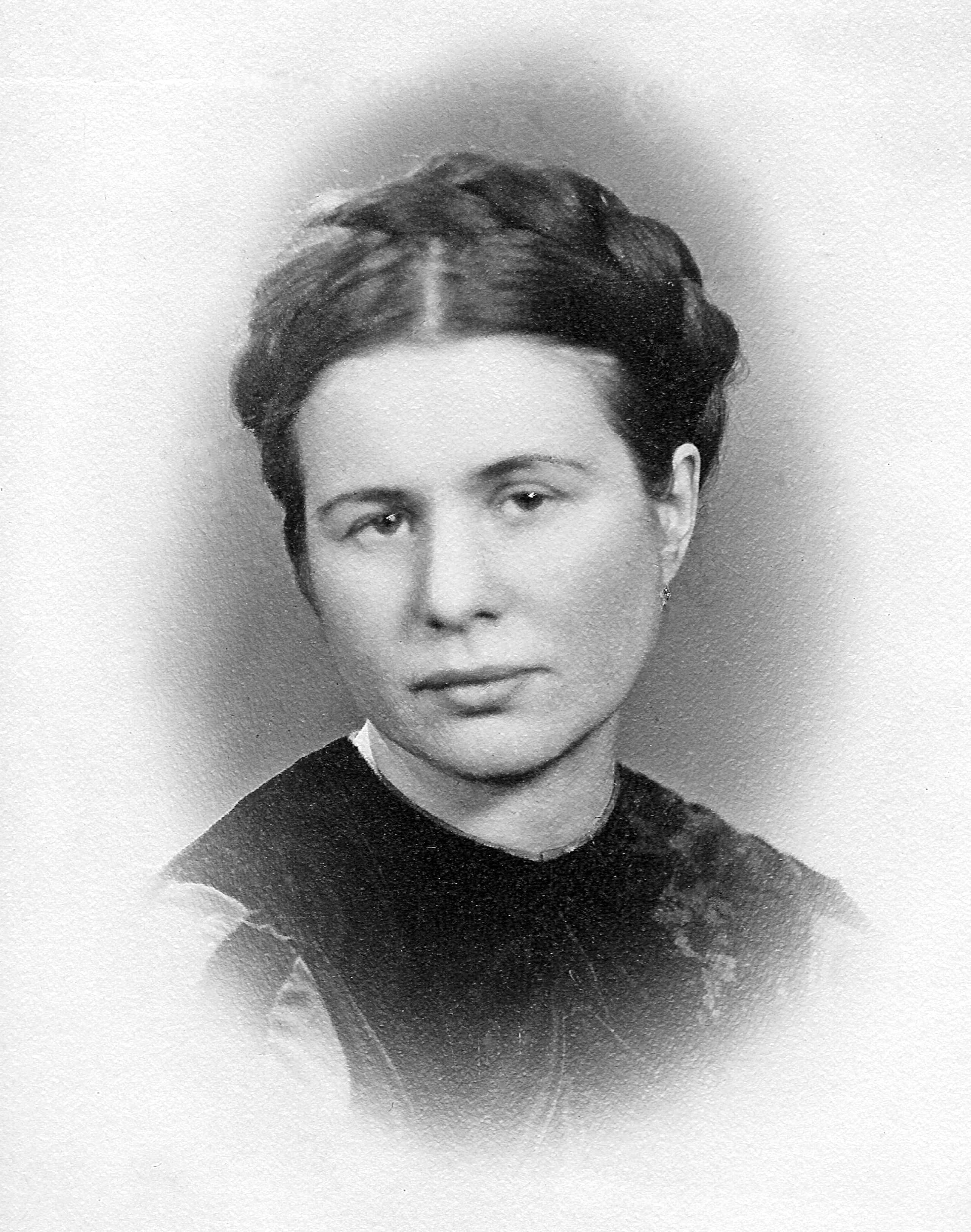 Ritratto in bianco e nero di Irena Sendler nel 1942