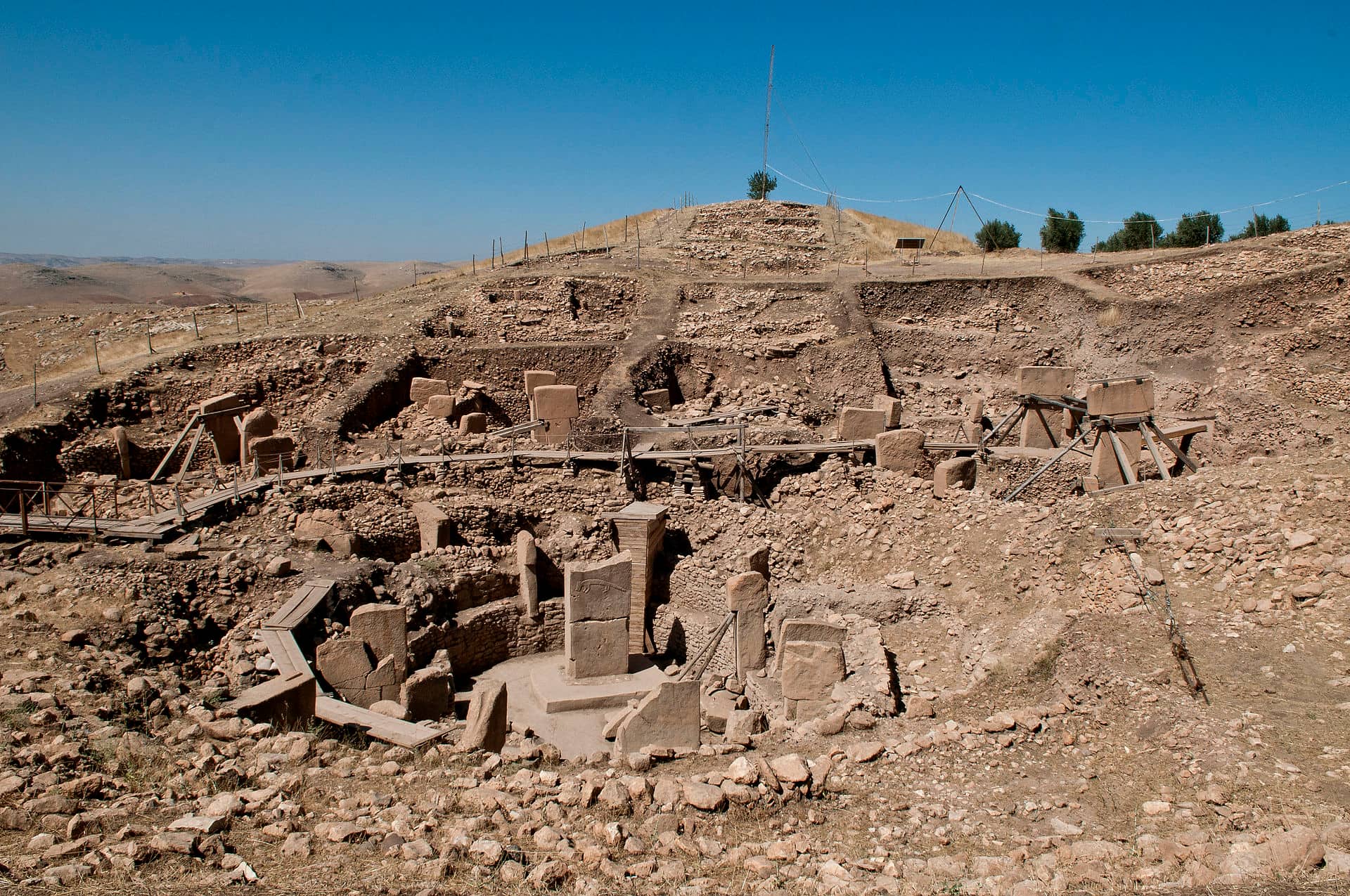 I recinti megalitici di Göbekli Tepe in Anatolia con i pilastri a T di pietra calcarea
